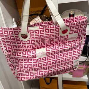 Givenchy beach bag 🩷